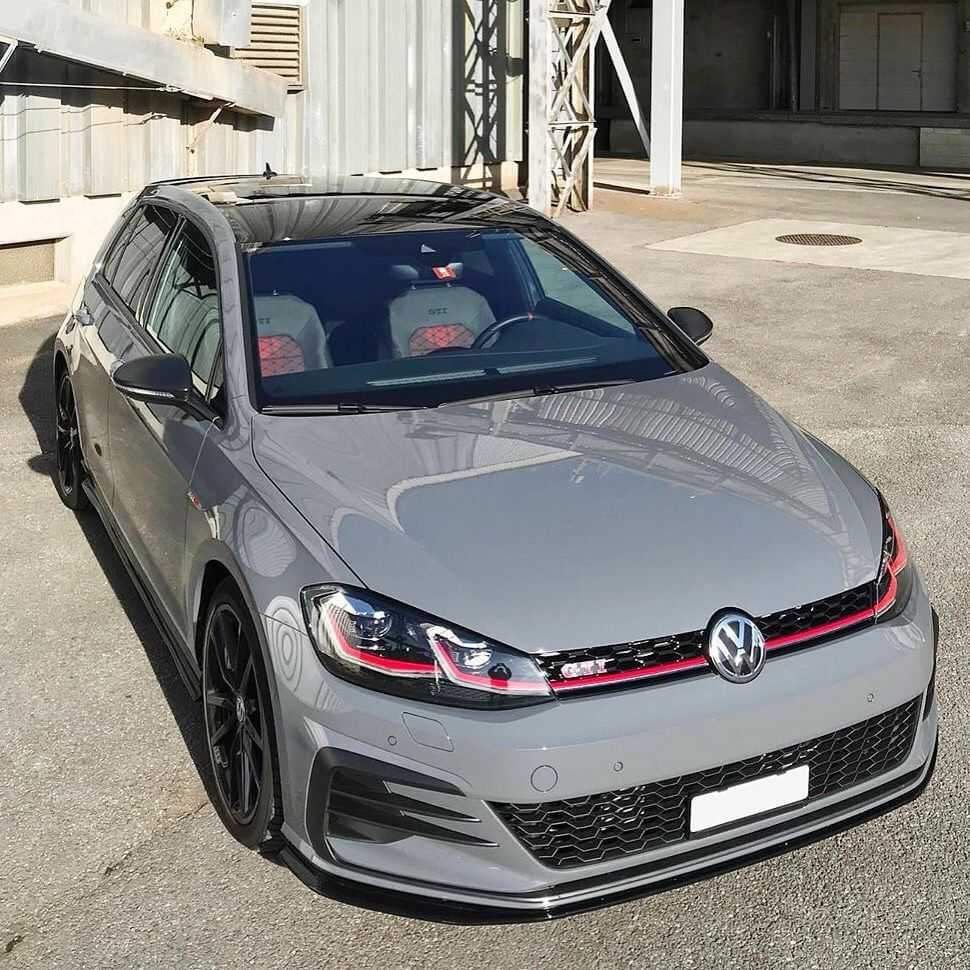 VW Golf GTI con wrap gris plata